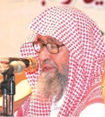 الشيخ الفوزان: ما يفعله بعض الخطباء من إطالة للخطبة وتقصير للصلاة مخالف للسنة