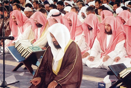 للمأموم مع إمامه 4 حالات ينبغي التعرف عليها