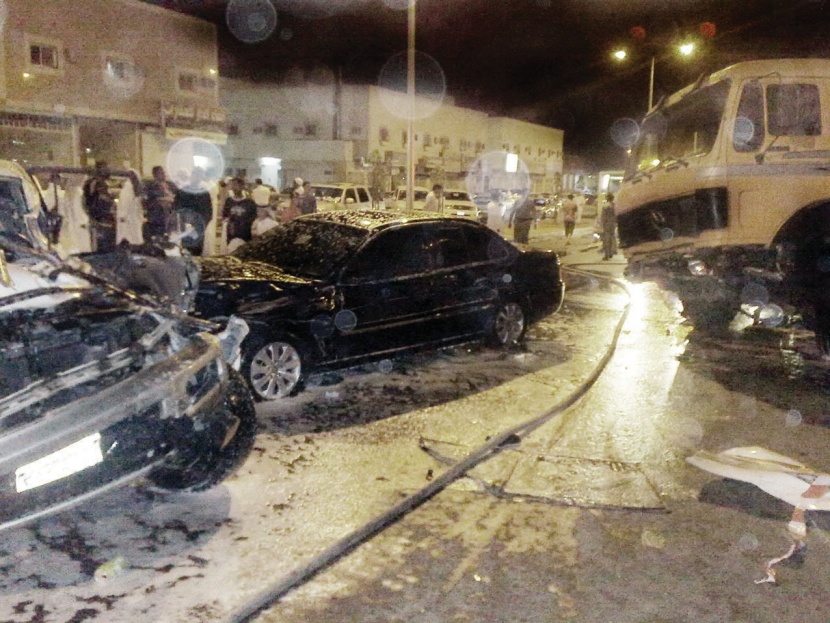 قائد شاحنة متهور يصطدم بـ 8 سيارات في الشفاء