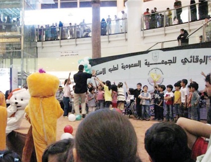 مشروع وقائي للعناية بالأسنان يستهدف طلاب الابتدائية وزوار المجمعات