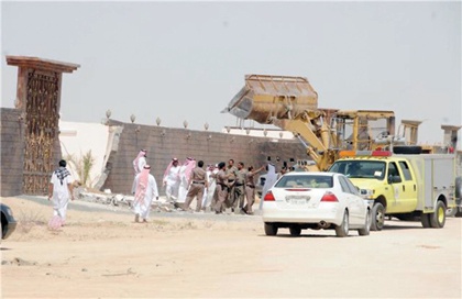 مكة: "التعديات" تزيل 200 موقع