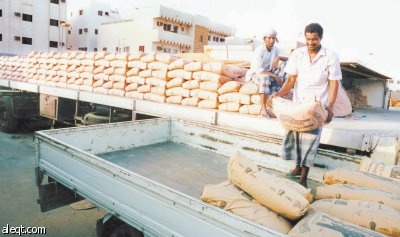 اليوم.."التجارة" تجتمع بشركتي أسمنت لإقناعهما بشرط التصدير