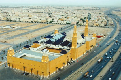 العناية بنظافة المسجد وفرشه ودورات المياه وصيانتها ضرورة ملحة