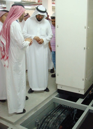 "الاتصالات السعودية" تستعرض جاهزية مركز احتواء الكوارث في جدة