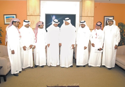 الأمير سلطان بن سلمان يلتقي لجنة شباب الأعمال