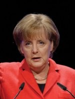 ميركل تحذر الشركات الألمانية من سوء استغلال الضمانات المالية الحكومية