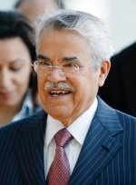 النعيمي: "أوبك" لن ترفع الإنتاج لحين تراجع المخزونات