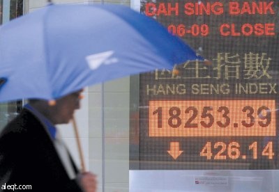 النفط فوق 69 دولارا مع تراجع العملة الأمريكية