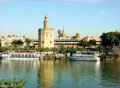 المسجد مركز لنشر وعي المجتمع وتعليم التوعية الشاملة