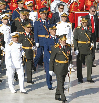 عقداء وجنرالات قلقون