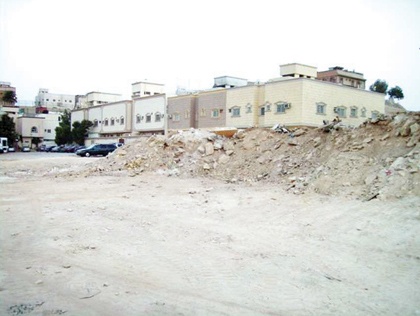 إزالة مخلفات الأراضي الفضاء من 3 أحياء في الرياض