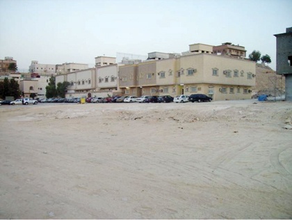 إزالة مخلفات الأراضي الفضاء من 3 أحياء في الرياض