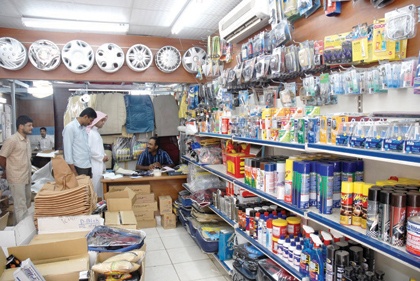 محال زينة السيارات تترقب نهاية الاختبارات لحصد أموال الطلاب