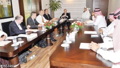 وزير التجارة الكندي يقف على مراكز الخدمة الشاملة في المملكة