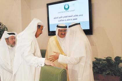 منصور بن متعب:«المجالس البلدية» التي لديها اعتراضات تحت المتابعة