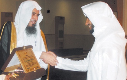 مسجد الجوير يختتم حلقات تحفيظ القرآن ويكرم طلابه
