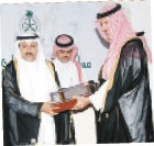 الأمير سلطان بن سلمان يكرّم «ساب»