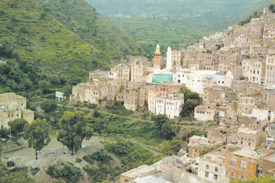 اليمن يقرّ مصفوفة تنفيذ البنى التحتية لمشاريع عقارية خليجية بـ 2.2 مليار دولار