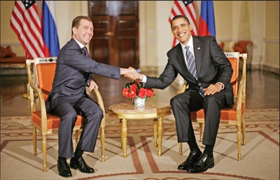 باراك وديمتري و"من وراء الكواليس" فلاديمير