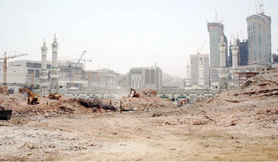 مكة: سماسرة ينشطون لاستغلال 30 % من ملاك العقارات المنزوعة لصالح الحرم