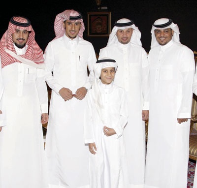 الشاوي والنملة يحتفلان بـ «عبد العزيز »