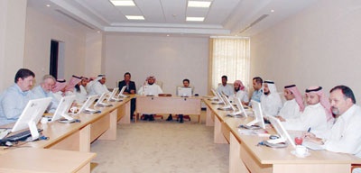 «الاتصالات السعودية» تعرض خدماتها لوفد من القوات الملكية الجوية