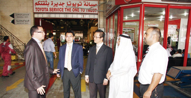 «عبد اللطيف جميل» توثق تعاونها مع شركة سنغافورية في التعامل مع المواد الصناعية وإعادة تدويرها