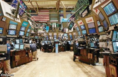 الاقتصاد الأمريكي ينكمش 1 % واستثمارات الأعمال تتراجع 8.9 %