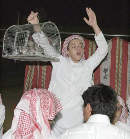الأندية الصيفية .. برامج متفاوتة في متنفس الشباب الوحيد