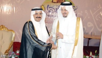 أمير عسير يكرم «الاتصالات السعودية» لرعايتها فعاليات خيمة أبها السياحية الدعوية ودعمها