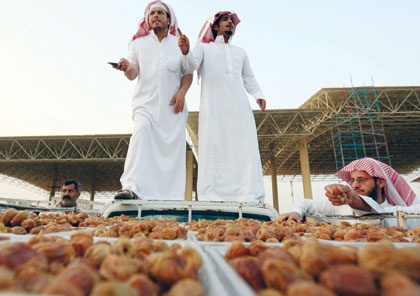 بريدة تطلق مهرجانها الدولي للتمور بـ 1200 سيارة و5 آلاف صفقة