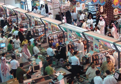 «العثيم» تعلن عن تخفيضات هائلة في كل فروعها في المملكة