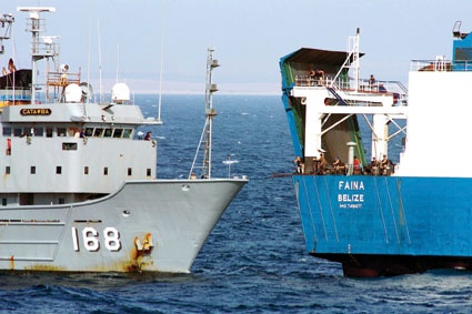 الاشتباك في المياه المظلمة