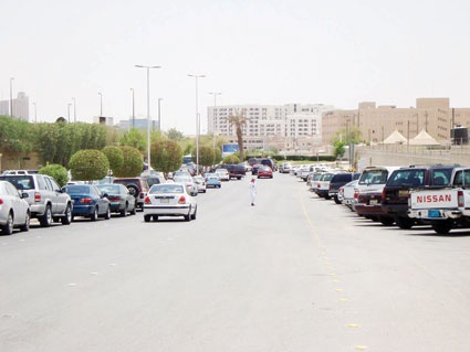 دوائر العاصمة الحكومية .. المراجعون بلا مواقف