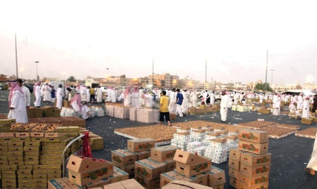 سوق عتيقة.. حركة بيع صباحية لم تقطعها أجواء الصيام