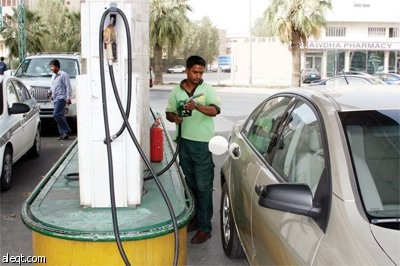 الخريف و «بترورابغ» يقلصان واردات السعودية 25 ألف برميل يوميا من البنزين