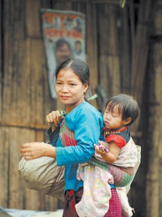 عائلات هندية تحاول الفرار من مصيدة الفقر تبحث عن المساعدة