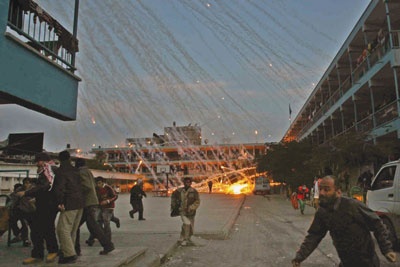 عالقون بين أمريكا والشارع