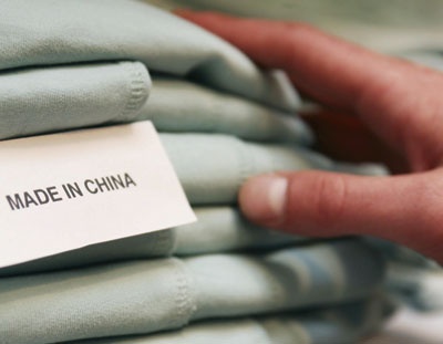 ثور في متجر للخزف الصيني