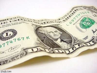 أوروبا تقع في «فخ الدولار الضعيف» وتبحث عن مخرج للانتعاش