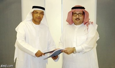 «عذيب» و»موبايلي» توقعان اتفاقية ربط الاتصال البيني