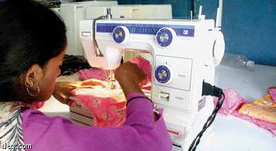 مصابيح الطاقة الشمسية تغير واقع اقتصاد الأسرة الهندية