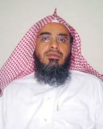 المصلون  يعانون  من حركات العابثين في الصلاة و الراكضين لإدراك ركعاتها