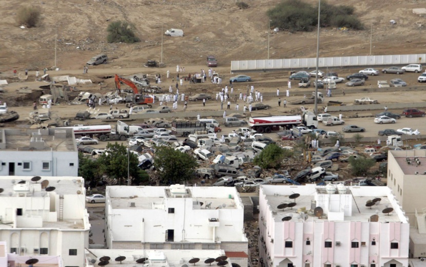 كارثة جدة : توجيه الملك بمحاسبة المتسببين ماذا يعني لك؟