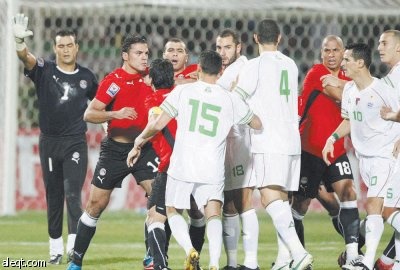 قراء «	"الاقتصادية الإلكترونية»: مطلوب سد شرايين التعصب الرياضي