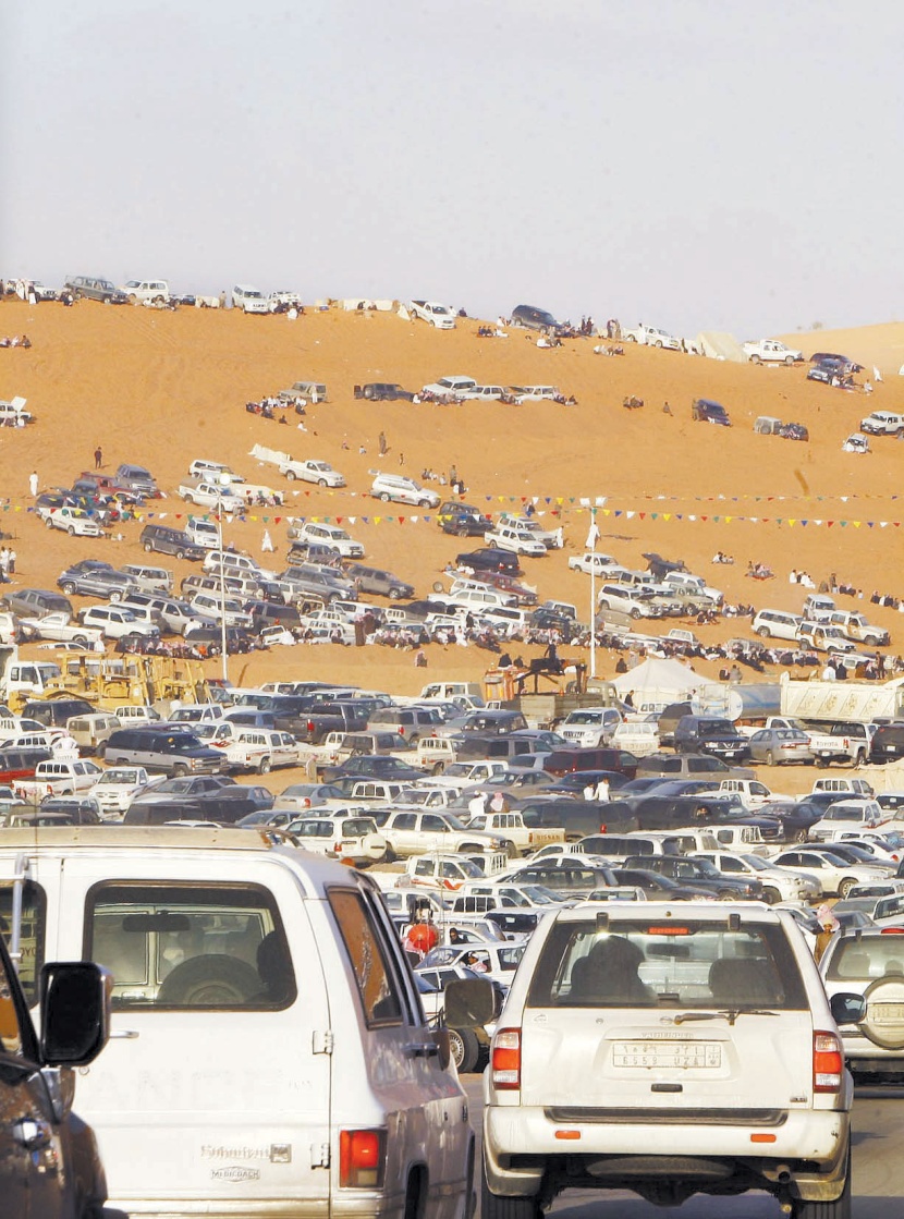 الرمال الذهبية.. 18 مليون ريال عائدات تجمعات الشباب