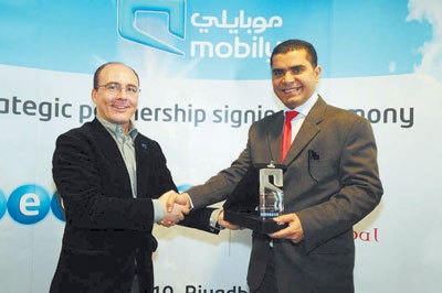 «موبايلي» تعزز شركاء «نقاطي» بالتوقيع مع نادي السفر العالمي