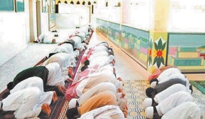 الفوزان :لا يجوز أن يتقدم أحد على إمام المسجد الراتب إلا بإذنه