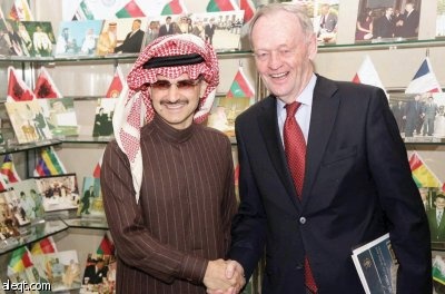 الوليد بن طلال يبحث مواضيع استثمارية مع رئيس وزراء كندا السابق