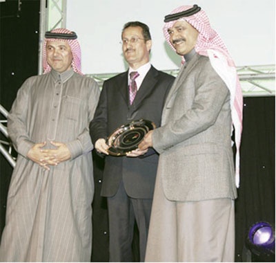 «الاتصالات السعودية» تكرم شركتي «كودو» و«آبل بيز»